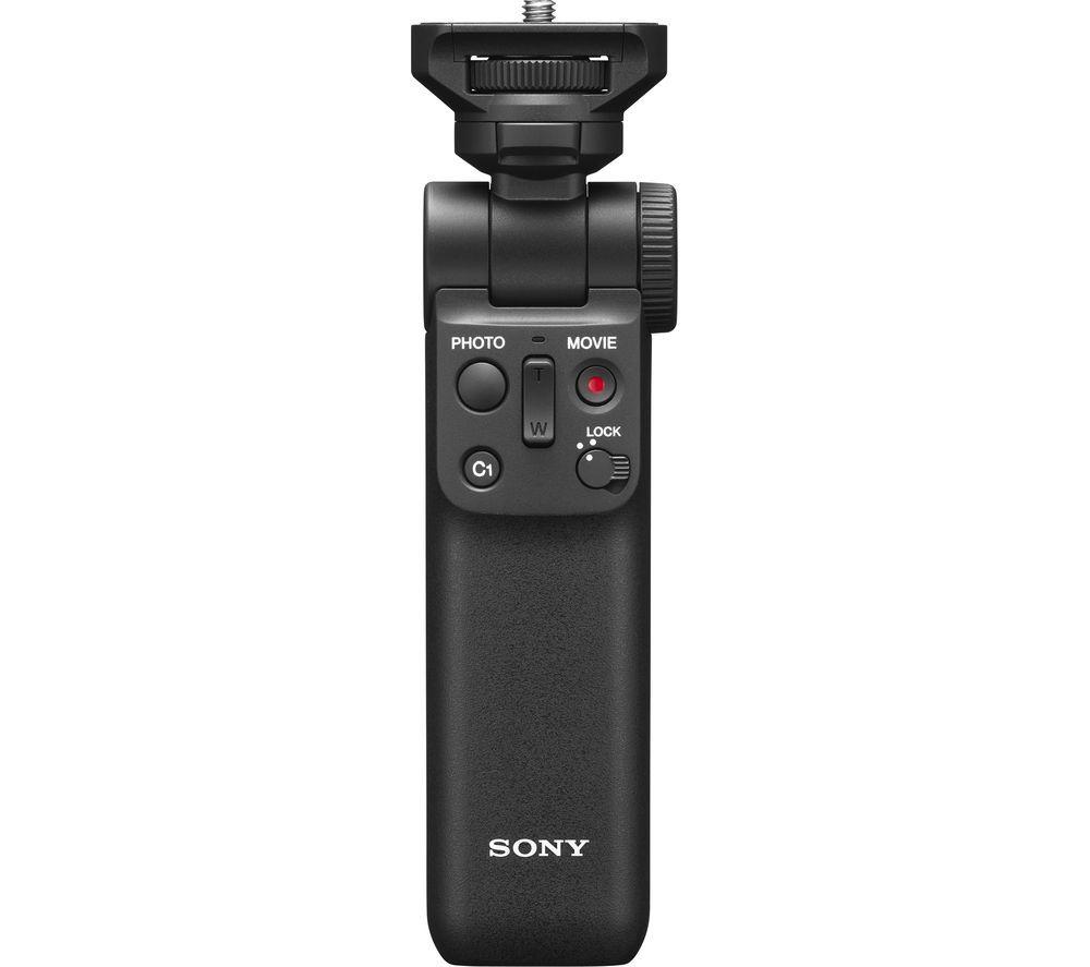 Cámara sin espejo Sony a7 III con lente de zoom de 28-70 mm f/3.5-5.6 y empuñadura con disparador