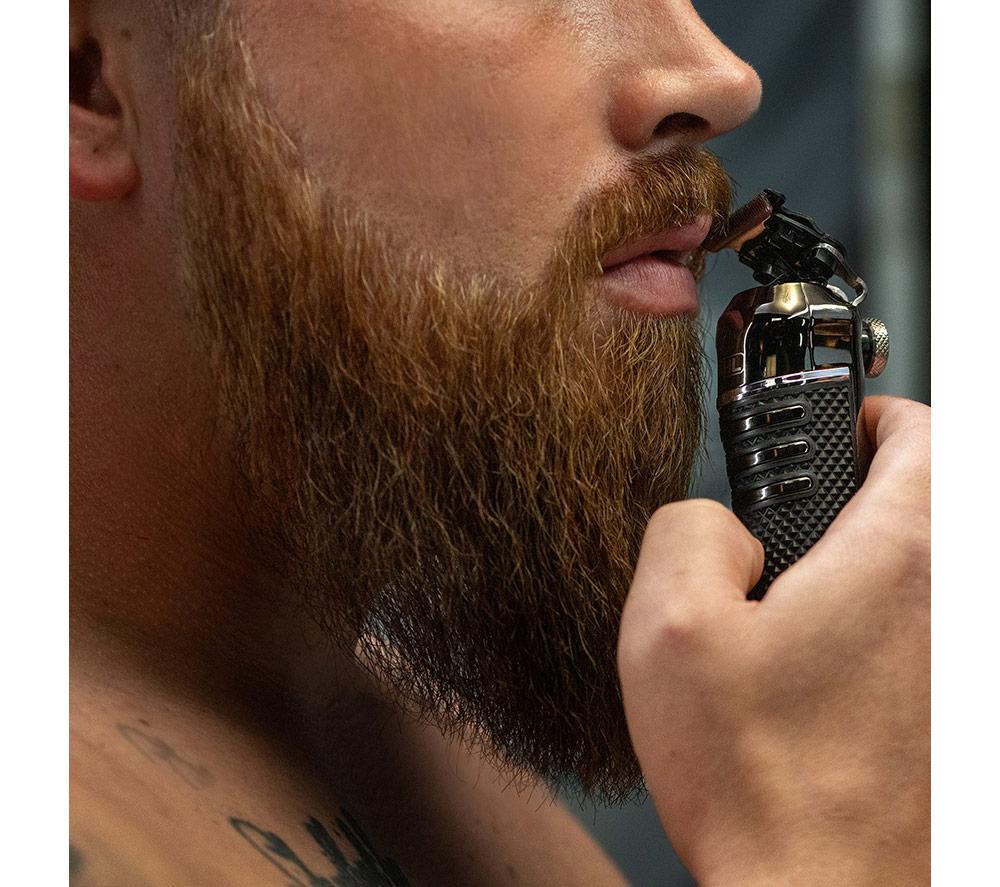 WAHL Pro Series High Visibility Wet & Dry Beard Trimmer - Black