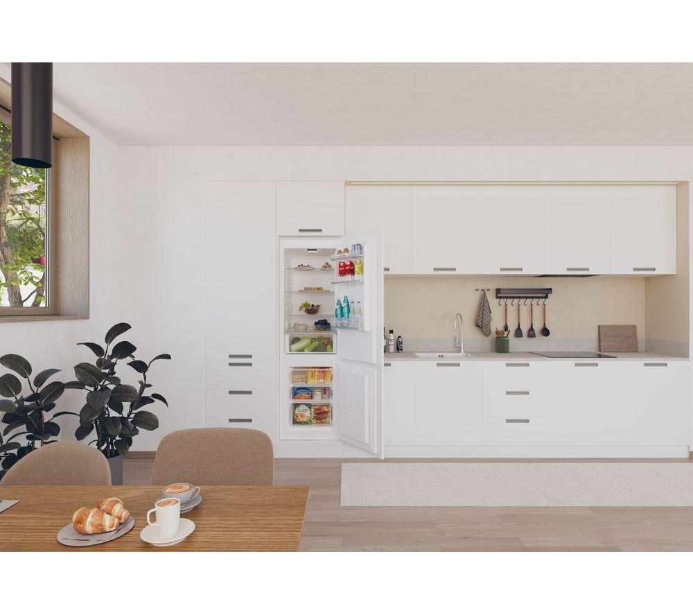 CANDY CBBML18EK Integrierte 70/30 Smart-Kühl-Gefrierkombination – Schlepptürtechnik