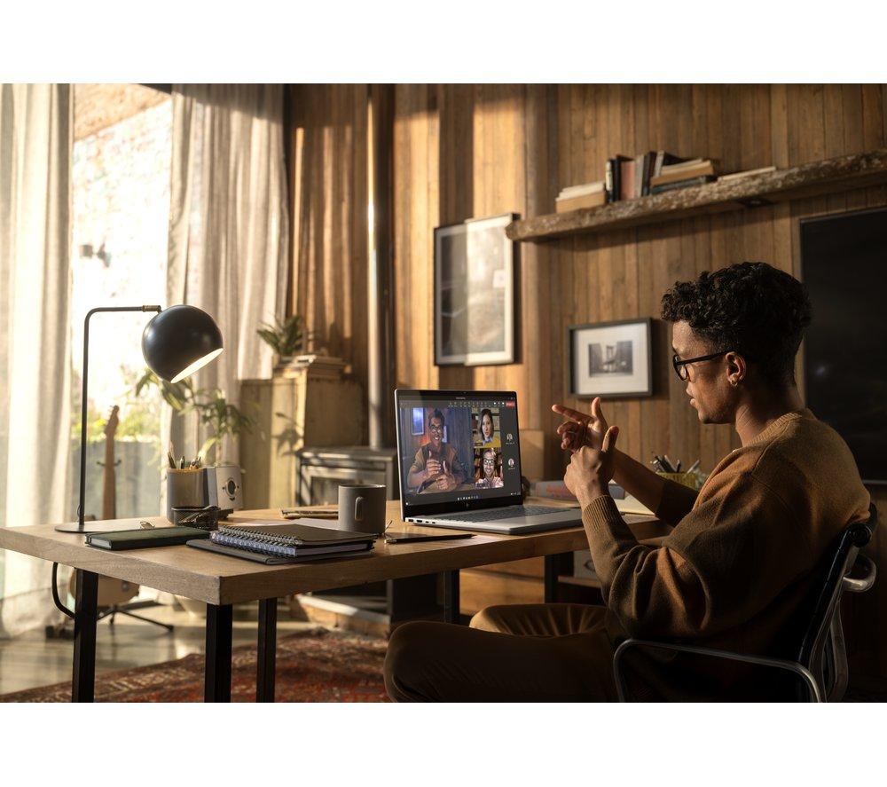Portátil HP OmniBook 7 NGAI de 17,3" - Intel® Core™ Ultra 7, 1 TB SSD, 16 GB RAM, Plateado