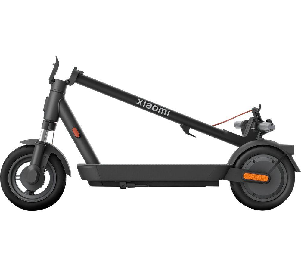XIAOMI 5 Pro 700 W Electric Folding Scooter - Black