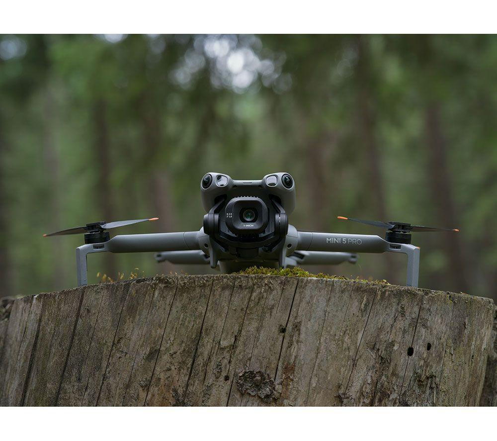DJI Mini 5 Pro Drone Fly More Combo con mando RC 2 - Gris